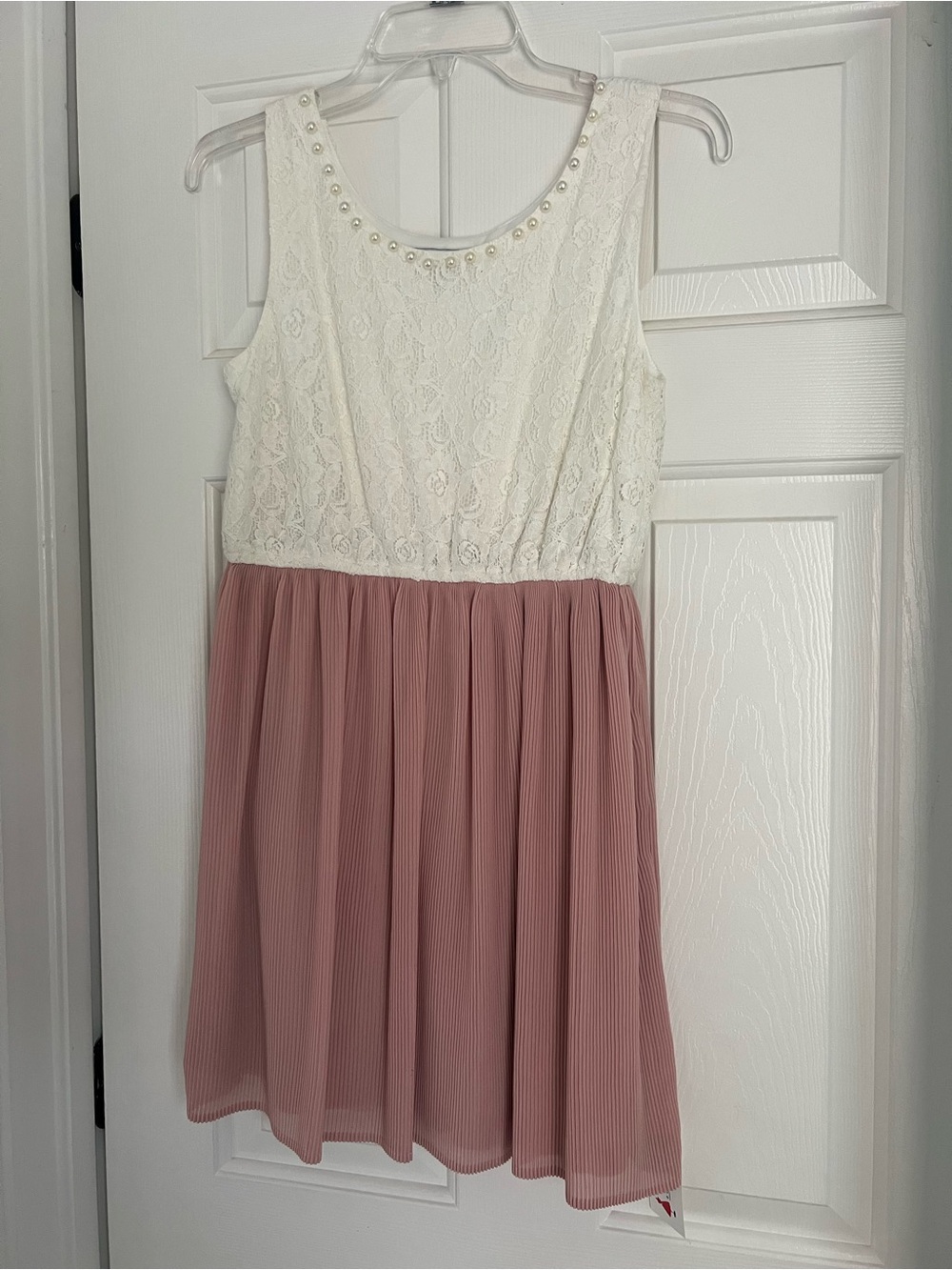 NWT Xtaren “Such A Doll” Lace Pearl Pleated Dress L